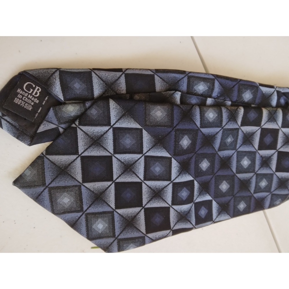 VTG Mens Silk Neck Tie Geoffrey Beene Blue With Geometric Pattern 57" X 3.5"